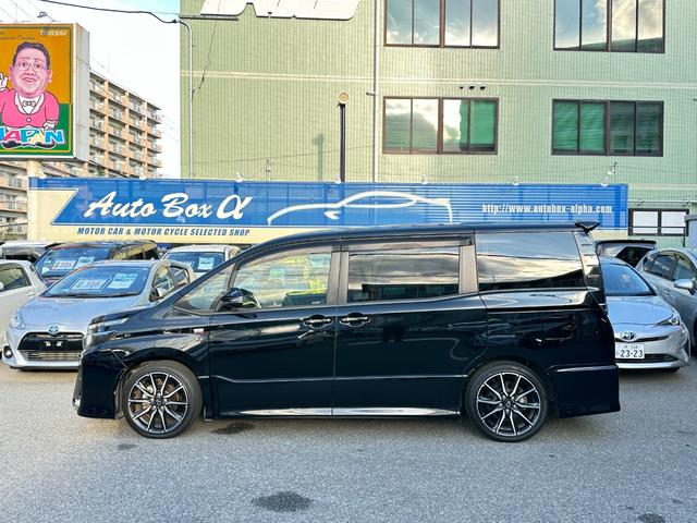 ヴォクシー ＺＳ　Ｇ’ｓ　純正８ｉｎメモリーナビＴＶ　Ｂカメラ　パワースライド　トヨタセーフティセンス　ＬＫＡ　ＴＲＣ　ＥＴＣ　Ｇ‘ｓ専用ハーフレザーシート　Ｇ‘ｓ専用１８インチＡＷ　オートハイビーム　ＬＥＤヘッドライト（10枚目）
