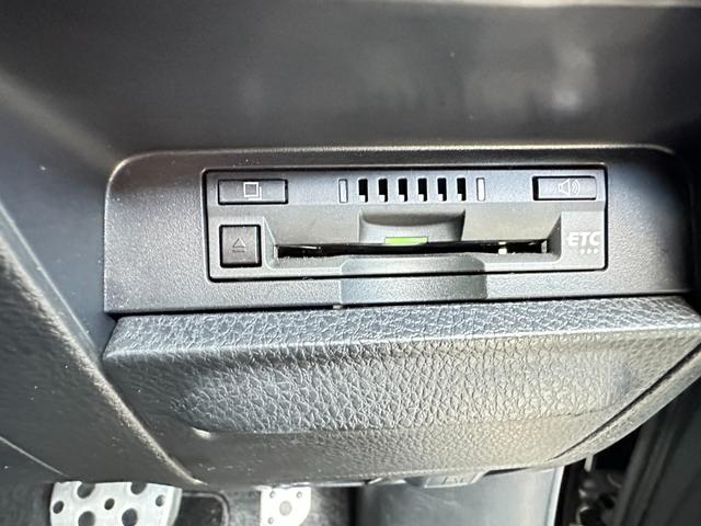 ヴォクシー ＺＳ　Ｇ’ｓ　純正８ｉｎメモリーナビＴＶ　Ｂカメラ　パワースライド　トヨタセーフティセンス　ＬＫＡ　ＴＲＣ　ＥＴＣ　Ｇ‘ｓ専用ハーフレザーシート　Ｇ‘ｓ専用１８インチＡＷ　オートハイビーム　ＬＥＤヘッドライト（43枚目）