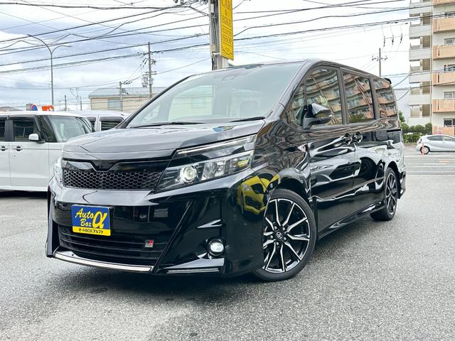 ヴォクシー ＺＳ　ＧＲスポーツ　純正メモリーナビＴＶ　バックカメラ　両側パワースライドドア　トヨタセーフティセンス　ＧＲ専用ハーフレザーシート　ＬＫＡ・ＴＲＣ・ＥＴＣ　クルーズＣ　純正１８ｉｎＡＷ　ＬＥＤライト・ＬＥＤフォグ（8枚目）