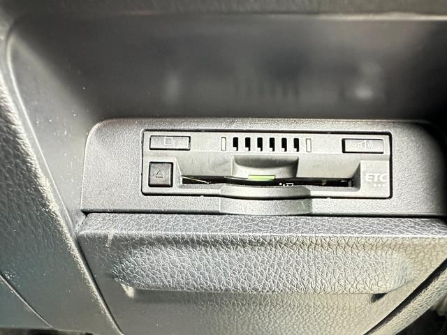 ヴォクシー ＺＳ　ＧＲスポーツ　純正メモリーナビＴＶ　バックカメラ　両側パワースライドドア　トヨタセーフティセンス　ＧＲ専用ハーフレザーシート　ＬＫＡ・ＴＲＣ・ＥＴＣ　クルーズＣ　純正１８ｉｎＡＷ　ＬＥＤライト・ＬＥＤフォグ（43枚目）