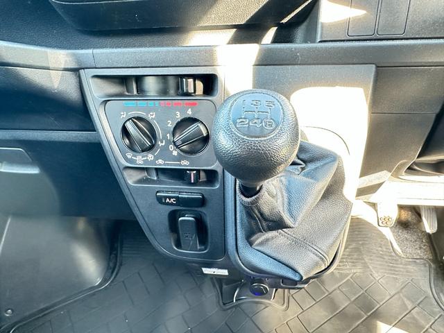 ハイゼットカーゴ デッキバンＧ　ワンオーナー　５ＭＴ　リフトアップ　ドライブレコーダー　ＬＥＤヘッドライト＆ＬＥＤフォグライト　電動格納ミラー　ライトレベライザー　アイドリングストップ　社外ＣＤチューナー　ＥＴＣ（34枚目）