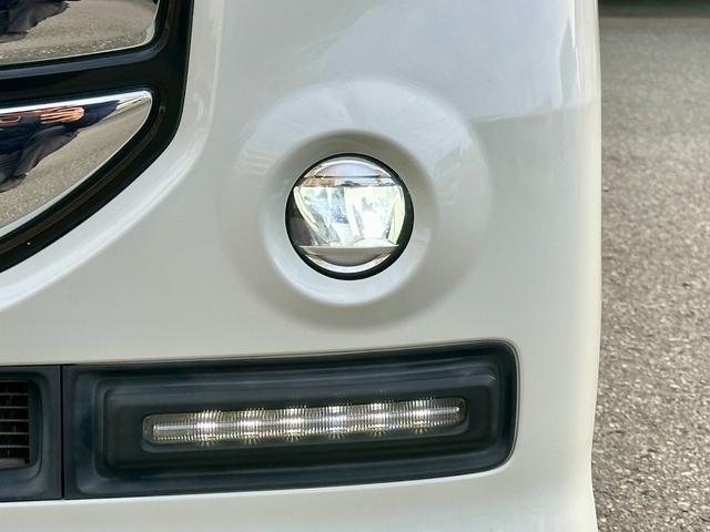 スペーシアカスタムＺ ターボ　純正８インチナビ　全方位カメラ　両側Ｐスライド　ＤＣＢＳ　クルーズコントロール　ＬＫＡ　シートヒーター　ＥＴＣ　純正１５インチＡＷ　ナノイー　ＨＩＤヘッドライト　ＬＥＤフォグライト　スマートキー（17枚目）