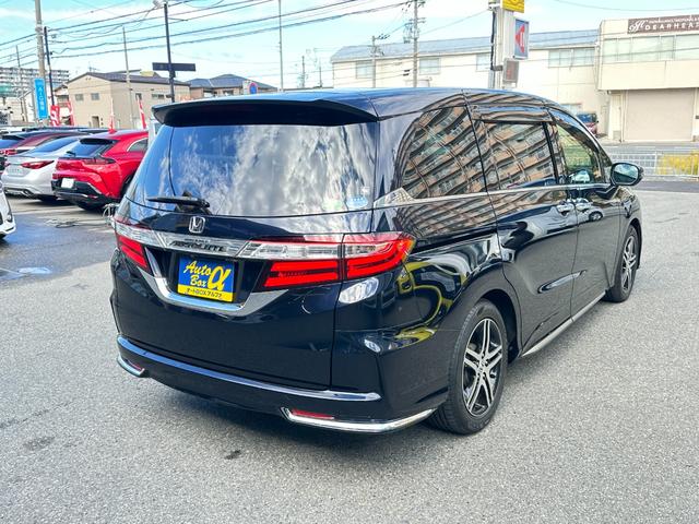 オデッセイ アブソルート・２０ｔｈアニバーサリー　純正８ｉｎメモリーナビ　バックカメラ　両側パワースライドドア　ＬＥＤヘッドライト　フォグライト　ハーフレザーシート　クルーズコントロール　ＣＴＢＡ　ＴＲＣ　ＥＴＣ　アイドリングストップ　パワーシート（11枚目）