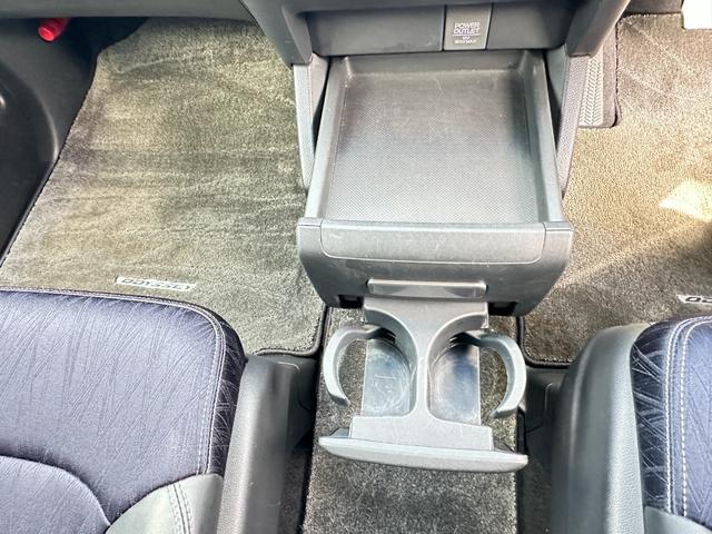 オデッセイ アブソルート・２０ｔｈアニバーサリー　純正８ｉｎメモリーナビ　バックカメラ　両側パワースライドドア　ＬＥＤヘッドライト　フォグライト　ハーフレザーシート　クルーズコントロール　ＣＴＢＡ　ＴＲＣ　ＥＴＣ　アイドリングストップ　パワーシート（41枚目）