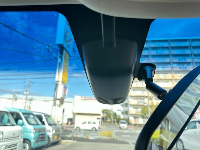 オデッセイ アブソルート・２０ｔｈアニバーサリー　純正８ｉｎメモリーナビ　バックカメラ　両側パワースライドドア　ＬＥＤヘッドライト　フォグライト　ハーフレザーシート　クルーズコントロール　ＣＴＢＡ　ＴＲＣ　ＥＴＣ　アイドリングストップ　パワーシート（43枚目）