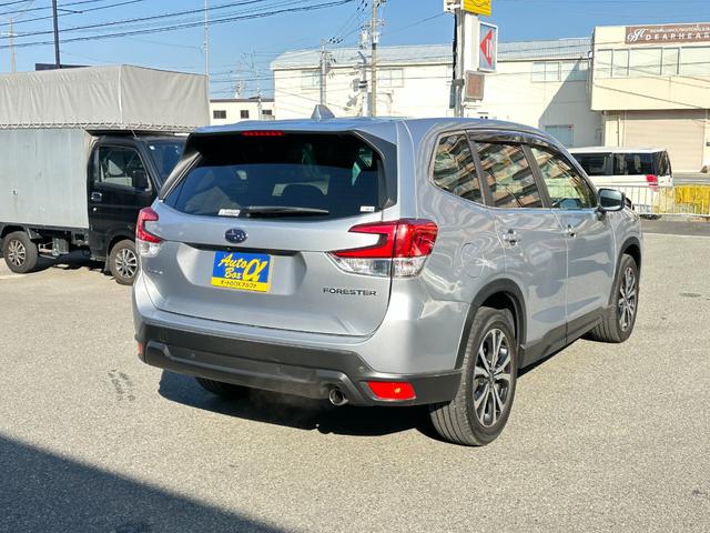 フォレスター プレミアム　純正９ｉｎメモリーナビＴＶ　サイド＆バックカメラ　レーダークルーズ　ＬＫＡ　ＢＳＭ　ＴＲＣ　ＥＴＣ　ナノイー　ハーフレザーパワーシート　パワーバックドア　シート＆ステアリングヒーター　ドラレコ（11枚目）