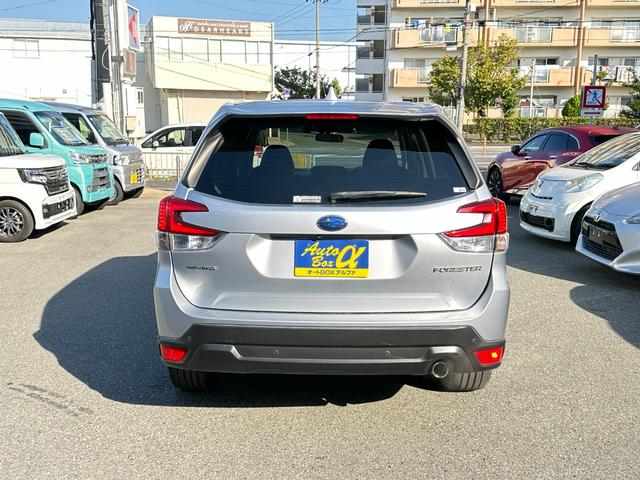 フォレスター プレミアム　純正９ｉｎメモリーナビＴＶ　サイド＆バックカメラ　レーダークルーズ　ＬＫＡ　ＢＳＭ　ＴＲＣ　ＥＴＣ　ナノイー　ハーフレザーパワーシート　パワーバックドア　シート＆ステアリングヒーター　ドラレコ（12枚目）