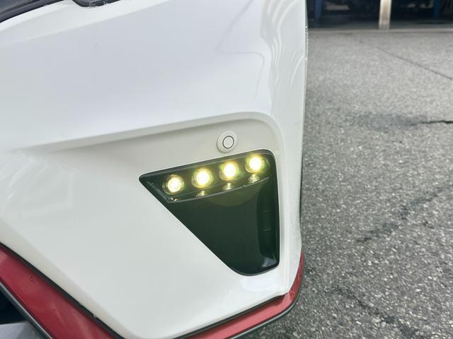 ノート ｅ－パワーニスモ　純正メモリーナビ　フルセグＴＶ　アラウンドビューカメラ　エマージェンシーブレーキ　デジタルインナーミラー　ＬＥＤヘッドライト　ＬＥＤフォグライト　ＬＫＡ　ＴＲＣ　ＥＴＣ　クリアランスソナー（17枚目）