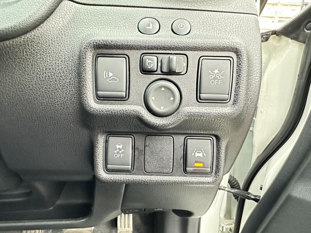 ノート ｅ－パワーニスモ　純正メモリーナビ　フルセグＴＶ　アラウンドビューカメラ　エマージェンシーブレーキ　デジタルインナーミラー　ＬＥＤヘッドライト　ＬＥＤフォグライト　ＬＫＡ　ＴＲＣ　ＥＴＣ　クリアランスソナー（42枚目）