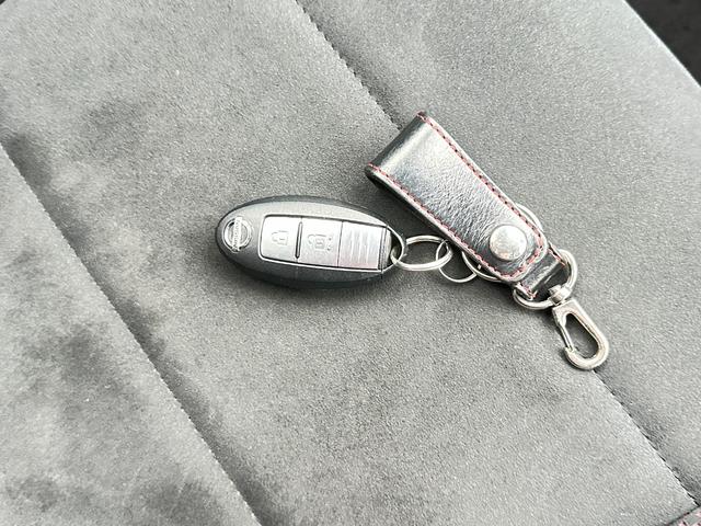 ノート ｅ－パワーニスモ　純正メモリーナビ　フルセグＴＶ　アラウンドビューカメラ　エマージェンシーブレーキ　デジタルインナーミラー　ＬＥＤヘッドライト　ＬＥＤフォグライト　ＬＫＡ　ＴＲＣ　ＥＴＣ　クリアランスソナー（44枚目）