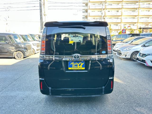 ヴォクシー ＺＳ　アルパイン９ｉｎメモリーナビ　フルセグＴＶ　アルパインフリップダウンモニター　両側パワースライド　車椅子仕様車（スロープタイプ）　ＬＥＤヘッドライト　フォグライト　ＴＲＣ　ＥＴＣ　アイドリングストップ（12枚目）