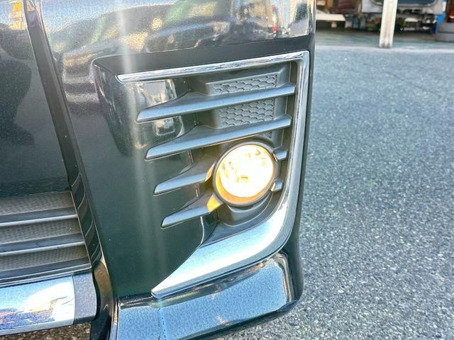 ヴォクシー ＺＳ　アルパイン９ｉｎメモリーナビ　フルセグＴＶ　アルパインフリップダウンモニター　両側パワースライド　車椅子仕様車（スロープタイプ）　ＬＥＤヘッドライト　フォグライト　ＴＲＣ　ＥＴＣ　アイドリングストップ（17枚目）