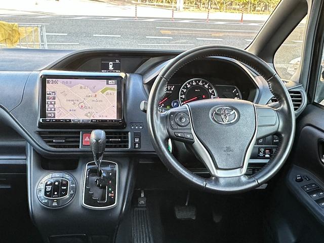 ヴォクシー ＺＳ　アルパイン９ｉｎメモリーナビ　フルセグＴＶ　アルパインフリップダウンモニター　両側パワースライド　車椅子仕様車（スロープタイプ）　ＬＥＤヘッドライト　フォグライト　ＴＲＣ　ＥＴＣ　アイドリングストップ（30枚目）