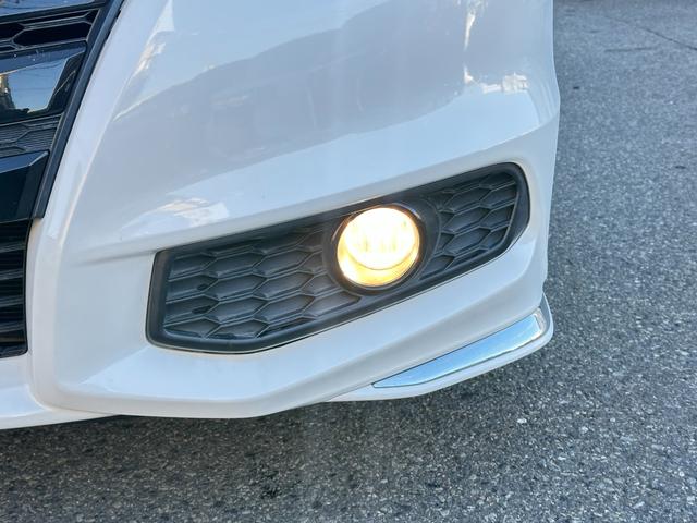 オデッセイ アブソルート・２０ｔｈアニバーサリー　あんしんパッケージ　純正８ｉｎメモリーナビＴＶ　バックカメラ　後席ＦＤモニター　両側パワースライド　前後ドラレコ　ＬＥＤライト　フォグ　ハーフレザーパワーシート　クルーズＣ　ＣＴＢＡ　ＴＲＣ　ＥＴＣ（17枚目）