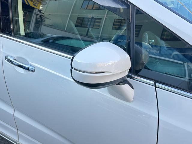 オデッセイ アブソルート・２０ｔｈアニバーサリー　あんしんパッケージ　純正８ｉｎメモリーナビＴＶ　バックカメラ　後席ＦＤモニター　両側パワースライド　前後ドラレコ　ＬＥＤライト　フォグ　ハーフレザーパワーシート　クルーズＣ　ＣＴＢＡ　ＴＲＣ　ＥＴＣ（18枚目）