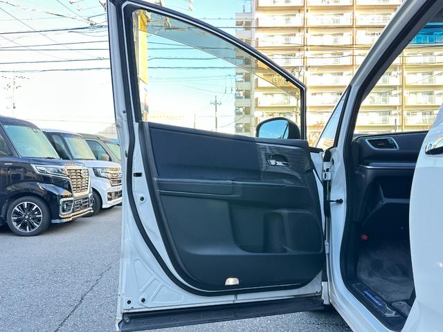 オデッセイ アブソルート・２０ｔｈアニバーサリー　あんしんパッケージ　純正８ｉｎメモリーナビＴＶ　バックカメラ　後席ＦＤモニター　両側パワースライド　前後ドラレコ　ＬＥＤライト　フォグ　ハーフレザーパワーシート　クルーズＣ　ＣＴＢＡ　ＴＲＣ　ＥＴＣ（24枚目）