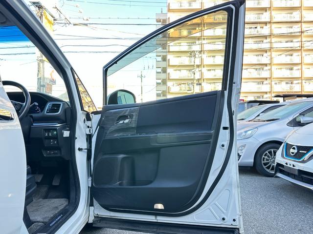 オデッセイ アブソルート・２０ｔｈアニバーサリー　あんしんパッケージ　純正８ｉｎメモリーナビＴＶ　バックカメラ　後席ＦＤモニター　両側パワースライド　前後ドラレコ　ＬＥＤライト　フォグ　ハーフレザーパワーシート　クルーズＣ　ＣＴＢＡ　ＴＲＣ　ＥＴＣ（25枚目）