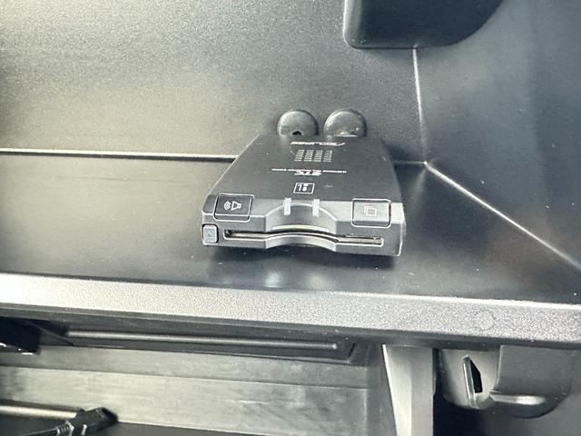 プリウスアルファ Ｓツーリングセレクション　イクリプス９ｉｎメモリーナビＴＶ　バックカメラ　ＬＥＤライト　ＬＥＤフォグ　社外１７ｉｎアルミ　クリアランスソナー　ドラレコ　ステアリングスイッチ　プッシュスタート　スマートキー　ＴＲＣ　ＥＴＣ（46枚目）