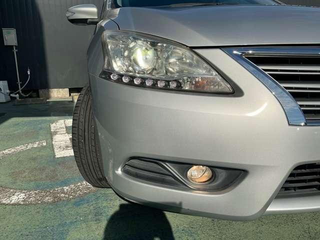 見た目も格好良いプロジェクタータイプのヘッドライト！