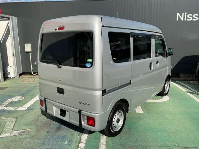 エブリイ 　車椅子移動車　助手席側リアシート付　ポータブルナビ　ラジオチューナー（3枚目）