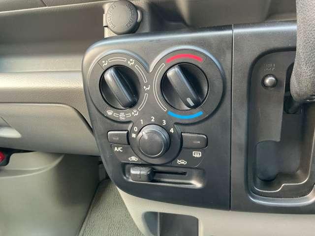 エブリイ 　車椅子移動車　助手席側リアシート付　ポータブルナビ　ラジオチューナー（6枚目）