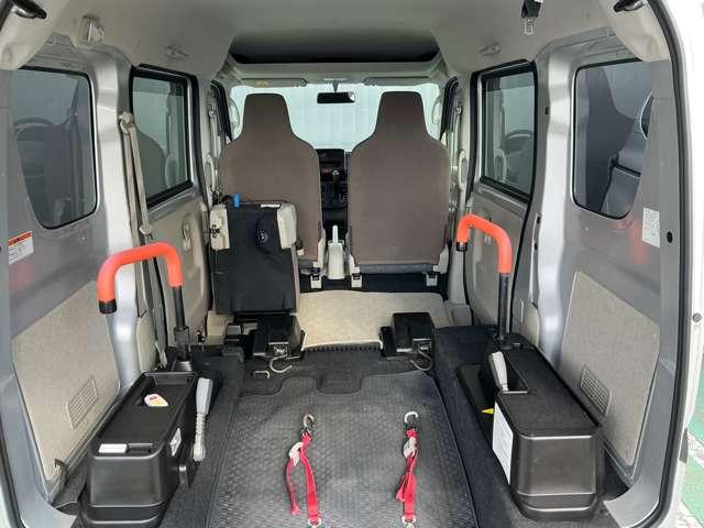 エブリイ 　車椅子移動車　助手席側リアシート付　ポータブルナビ　ラジオチューナー（16枚目）