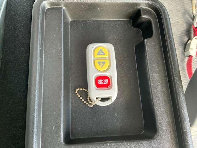 エブリイ 　車椅子移動車　助手席側リアシート付　ポータブルナビ　ラジオチューナー（17枚目）
