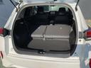 リヤシートを倒すと、大きな荷物も載せれる大きな空間に。