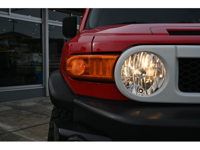 FJクルーザー レッドカラーパッケージ 新品16インチアルミホイール フルセグナビ 前後ドラレコナビ連動 バックカメラ USバンパー フォグランプ BFGタイヤ フロントリフトアップ(4枚目)