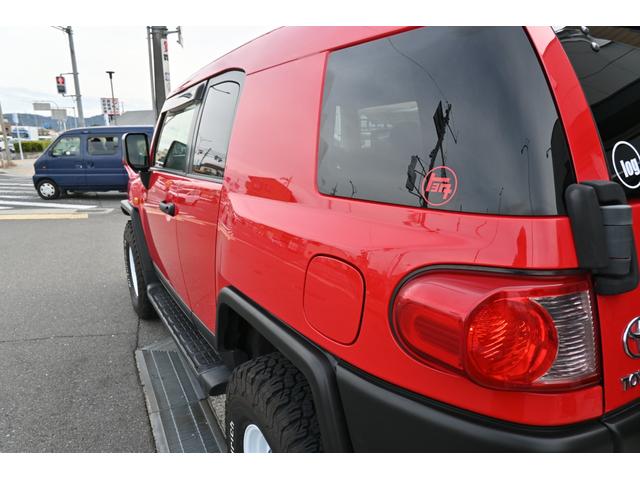 FJクルーザー レッドカラーパッケージ 新品16インチアルミホイール フルセグナビ 前後ドラレコナビ連動 バックカメラ USバンパー フォグランプ BFGタイヤ フロントリフトアップ(29枚目)