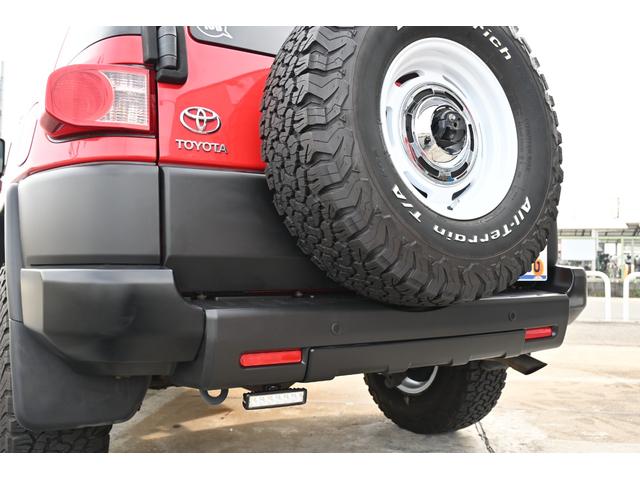 FJクルーザー レッドカラーパッケージ 新品16インチアルミホイール フルセグナビ 前後ドラレコナビ連動 バックカメラ USバンパー フォグランプ BFGタイヤ フロントリフトアップ(62枚目)
