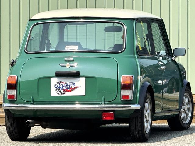 ＭＩＮＩ １．３　／４ＭＴ／ＮＥＷ全塗装済／ゴムモール、モール、メッキパーツ、ミラー、グリル、窓枠、ガラスモール、エンブレム、オーバーフェンダー新品交換済／マフラー新品／ＬＥＤヘッドライト（2枚目）