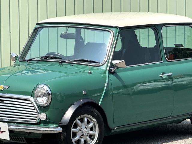 ＭＩＮＩ １．３　／４ＭＴ／ＮＥＷ全塗装済／ゴムモール、モール、メッキパーツ、ミラー、グリル、窓枠、ガラスモール、エンブレム、オーバーフェンダー新品交換済／マフラー新品／ＬＥＤヘッドライト（15枚目）
