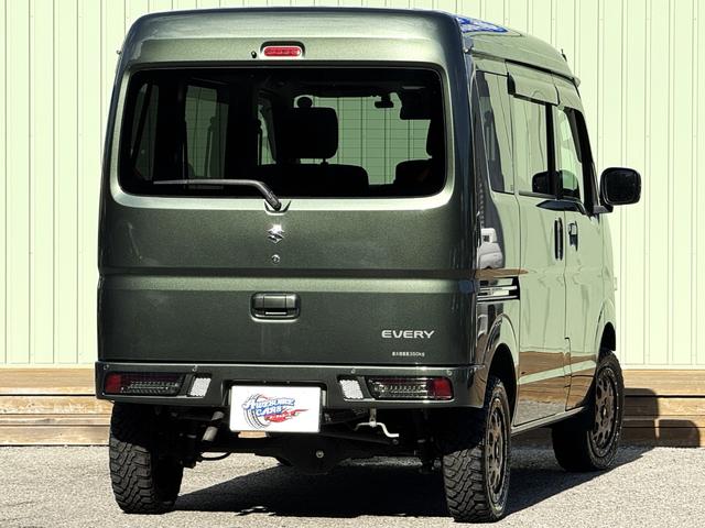 エブリイ ジョインターボ　／ターボ／禁煙車／衝突防止／車線逸脱防止／リフトＵＰ／フロントリアショートバンパー／ＸＴＲＥＭＥ－Ｊ　１４ＡＷ／ＡＴタイヤ／ＬＥＤリアウインカー／組立式トランクラックセット／８インチナビ／フルセグ（2枚目）