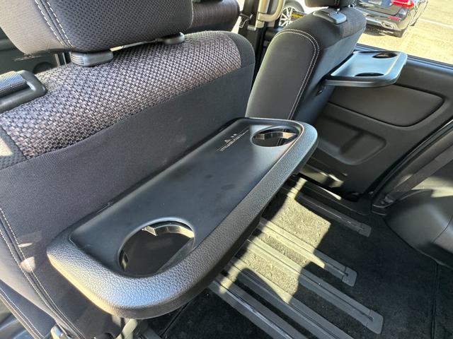 セレナ ハイウェイスター S-ハイブリッド /26後期/両側電動スライド/車線逸脱防止/横滑り防止/アイドリングストップ/後席エアコン/クルコン/オートライト/フルセグ/Bluetooth/CD/DVD/Bカメラ/インテリキ―/16AW/(76枚目)