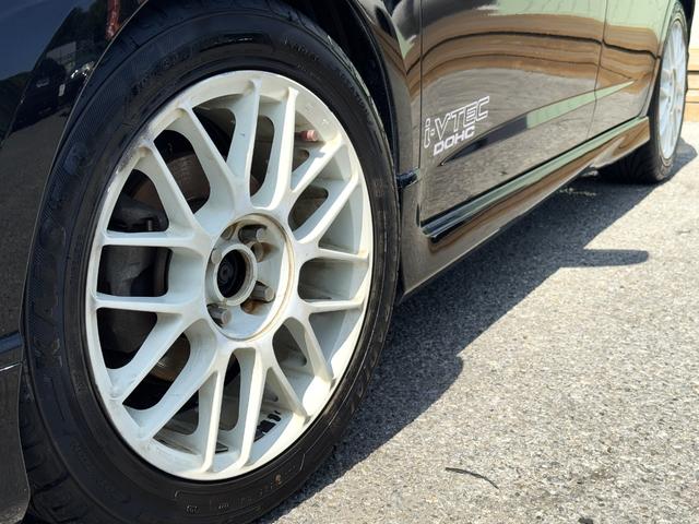 フィット RS /後期/6MT/APEXIマフラー/16AW/ローダウン/無限ステアリング/カーボン調シート/リアスポイラー/TV/Bluetooth/CD/AUX/オートライト/オートAC/ETC/キーレスエントリ(31枚目)