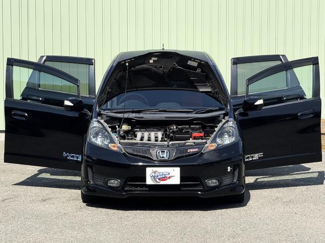 フィット RS /後期/6MT/APEXIマフラー/16AW/ローダウン/無限ステアリング/カーボン調シート/リアスポイラー/TV/Bluetooth/CD/AUX/オートライト/オートAC/ETC/キーレスエントリ(40枚目)