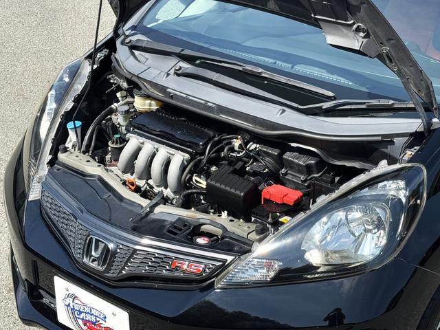 フィット RS /後期/6MT/APEXIマフラー/16AW/ローダウン/無限ステアリング/カーボン調シート/リアスポイラー/TV/Bluetooth/CD/AUX/オートライト/オートAC/ETC/キーレスエントリ(41枚目)