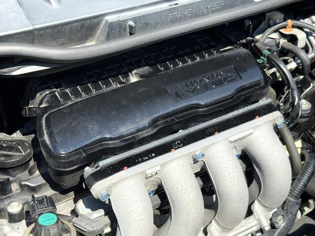 フィット RS /後期/6MT/APEXIマフラー/16AW/ローダウン/無限ステアリング/カーボン調シート/リアスポイラー/TV/Bluetooth/CD/AUX/オートライト/オートAC/ETC/キーレスエントリ(42枚目)