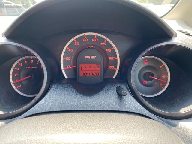 フィット RS /後期/6MT/APEXIマフラー/16AW/ローダウン/無限ステアリング/カーボン調シート/リアスポイラー/TV/Bluetooth/CD/AUX/オートライト/オートAC/ETC/キーレスエントリ(56枚目)