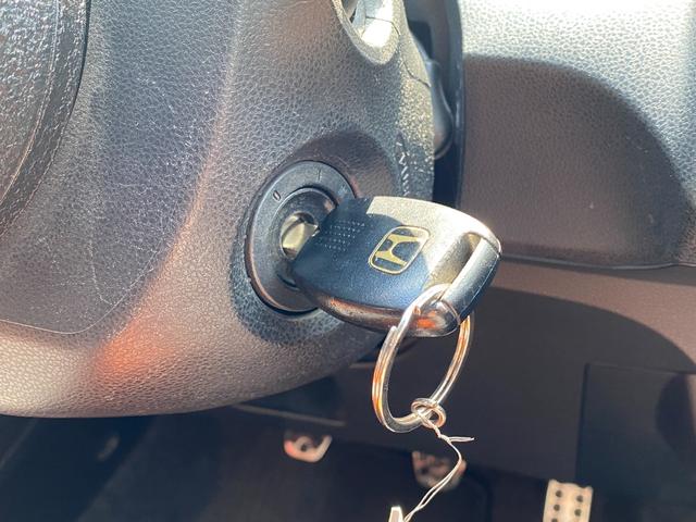 フィット RS /後期/6MT/APEXIマフラー/16AW/ローダウン/無限ステアリング/カーボン調シート/リアスポイラー/TV/Bluetooth/CD/AUX/オートライト/オートAC/ETC/キーレスエントリ(58枚目)