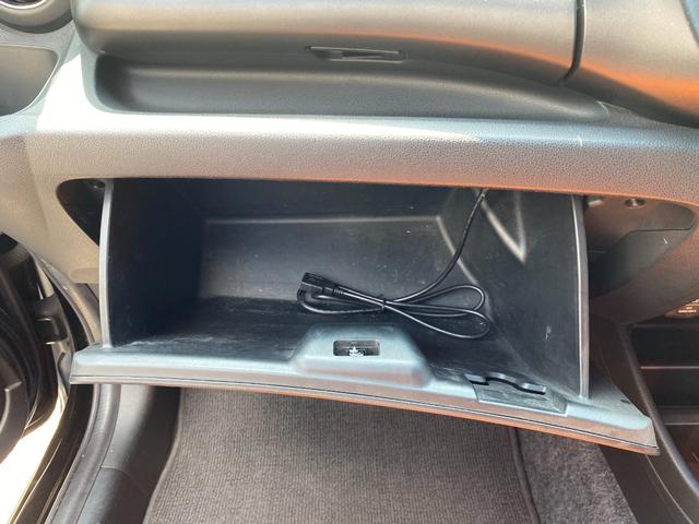 フィット RS /後期/6MT/APEXIマフラー/16AW/ローダウン/無限ステアリング/カーボン調シート/リアスポイラー/TV/Bluetooth/CD/AUX/オートライト/オートAC/ETC/キーレスエントリ(66枚目)