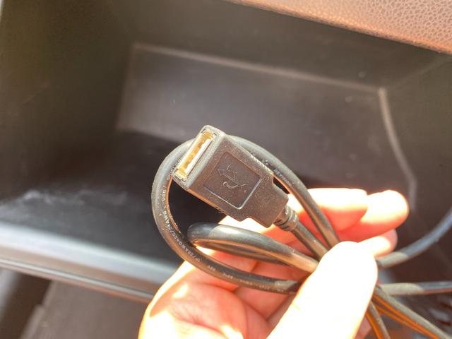 フィット RS /後期/6MT/APEXIマフラー/16AW/ローダウン/無限ステアリング/カーボン調シート/リアスポイラー/TV/Bluetooth/CD/AUX/オートライト/オートAC/ETC/キーレスエントリ(67枚目)