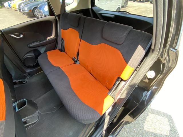 フィット RS /後期/6MT/APEXIマフラー/16AW/ローダウン/無限ステアリング/カーボン調シート/リアスポイラー/TV/Bluetooth/CD/AUX/オートライト/オートAC/ETC/キーレスエントリ(71枚目)