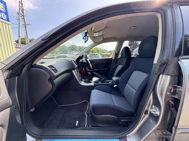 レガシィB4 2.0GT /5MT/spec B18AW/水平対向/HIDヘッドライト/キーレスエントリー/パワーシート/革巻きMOMOステアリング/記録簿8枚有/(12枚目)