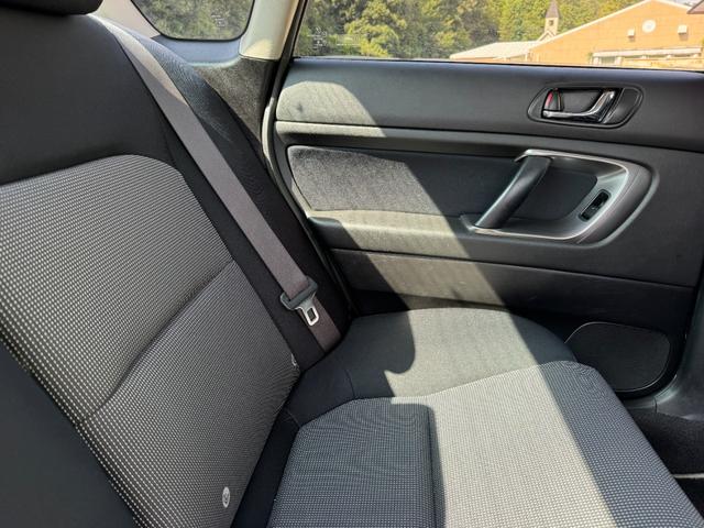 レガシィB4 2.0GT /5MT/spec B18AW/水平対向/HIDヘッドライト/キーレスエントリー/パワーシート/革巻きMOMOステアリング/記録簿8枚有/(41枚目)