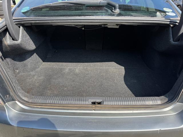 レガシィB4 2.0GT /5MT/spec B18AW/水平対向/HIDヘッドライト/キーレスエントリー/パワーシート/革巻きMOMOステアリング/記録簿8枚有/(42枚目)