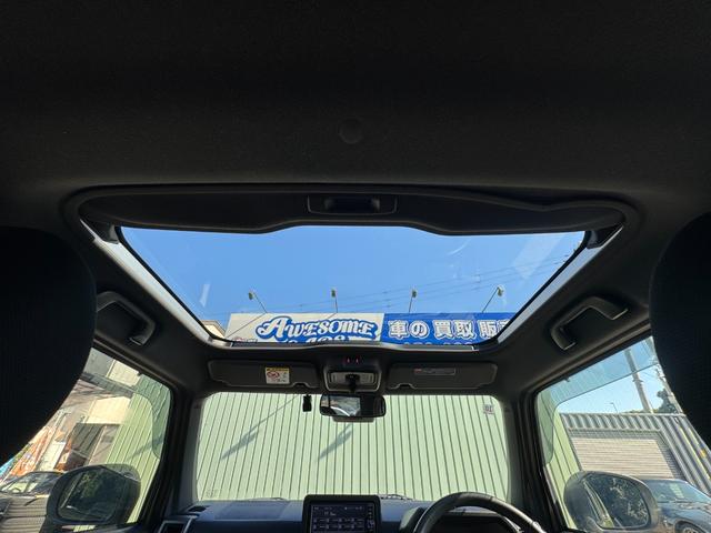 タフト Ｇ　クロムベンチャー　／禁煙車／スカイフィールトップ／純正ナビ／ＴＶ／Ｂｌｕｅｔｏｏｔｈ／ＤＶＤ／バックカメラ／スマートキー／ＬＥＤヘッドライト／電動パーキング／前席シートヒーター／パーキングセンサー／オートＡＣ（3枚目）