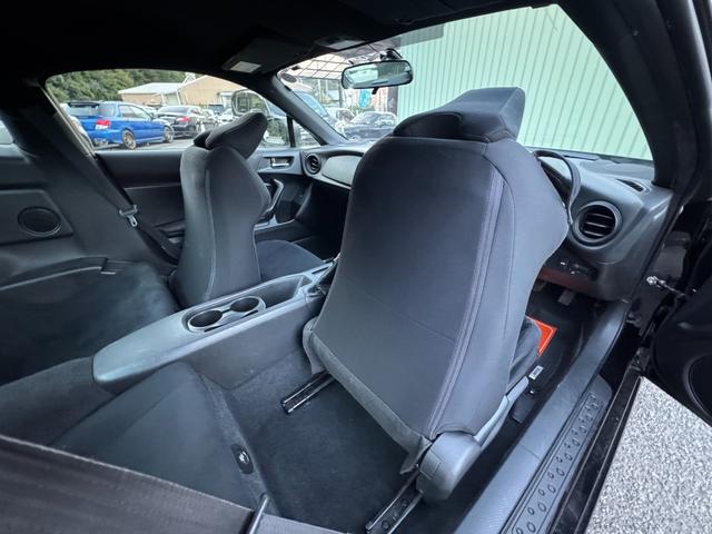BRZ R /6MT/記録簿/16インチホイール/フルセグ/Bluetooth/キーレスエントリー/エアコン/ETC/(65枚目)