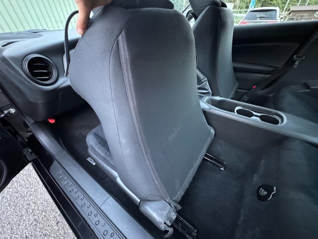 BRZ R /6MT/記録簿/16インチホイール/フルセグ/Bluetooth/キーレスエントリー/エアコン/ETC/(68枚目)